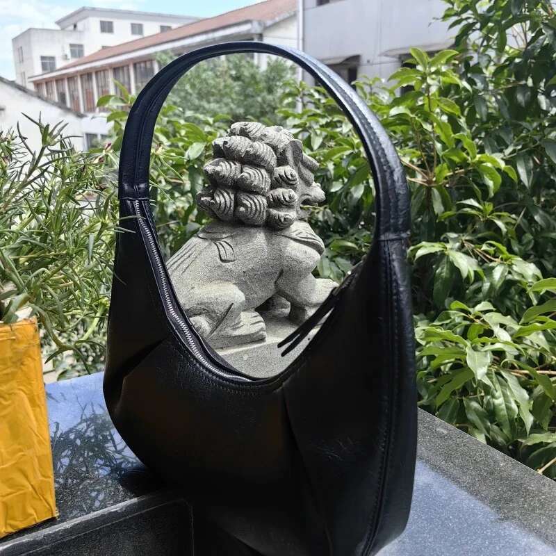 Meet You Brand Design Soft Pu Leather Laides Half Moon Underarm Fashion Pleated Sier Armpit Bag Women Elegant Hobo Handbag