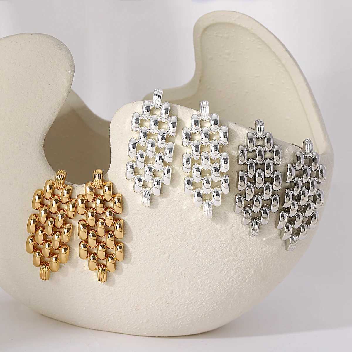 AENSOA 2022 New Exaggerated Simple Hollow Geometric Metal Earrings Womens Creative Unique Design Drop Earrings Punk Jewelry Z250408