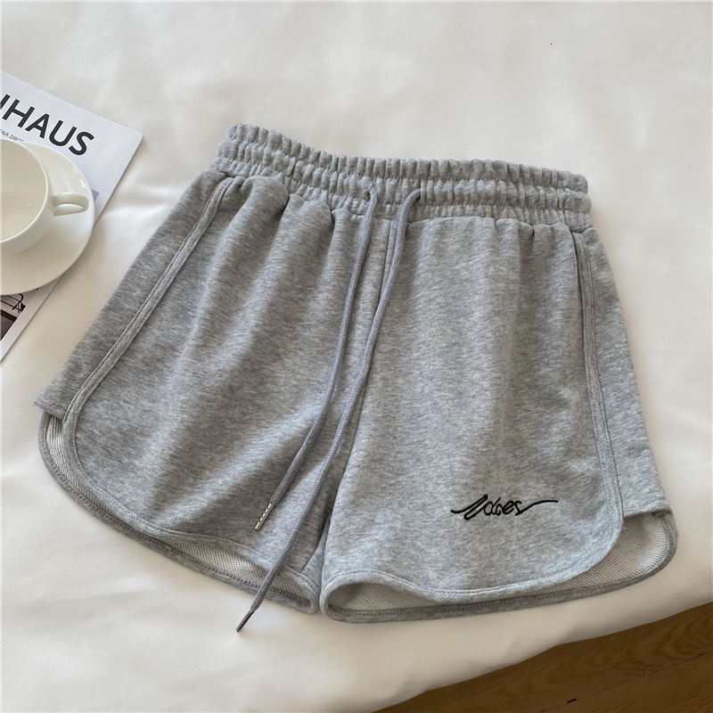 2025S Women s Designer Sports Shorts Summer New Loose Outdoor Pure Cotton High Waist Casual Wide Leg Yoga Hot Pants Trendy Beach Pants