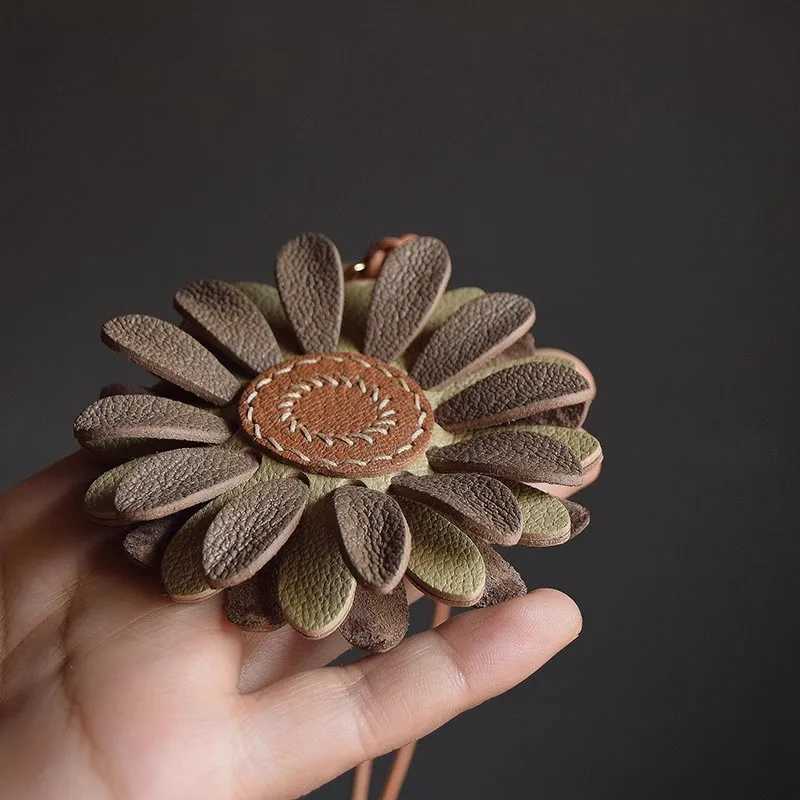 Floral Charm Leather Keychain Pendant Bag Decoration Car Keychain Decoration Gift S2548 - view 6