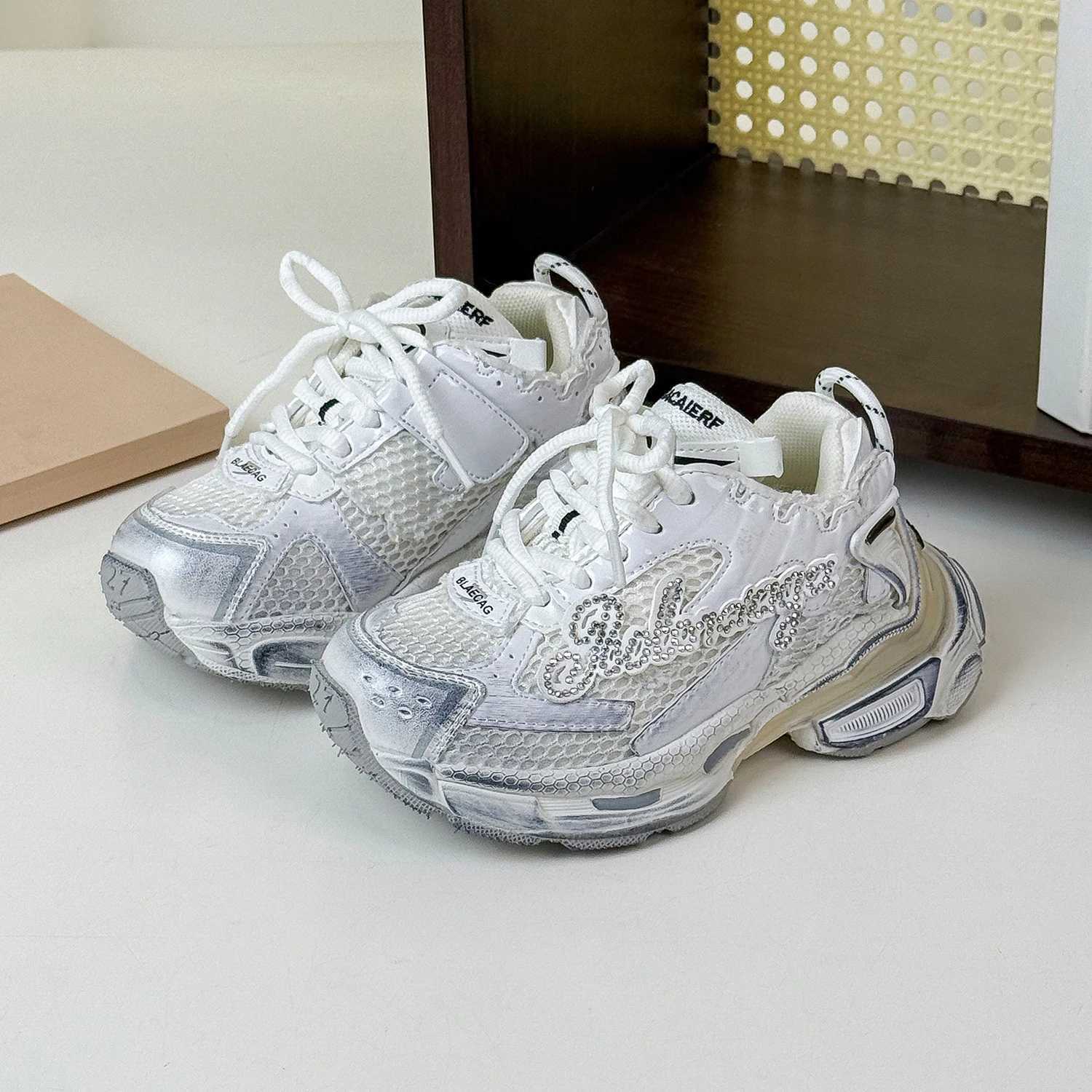 Spring Childrens Boys and Girls Rhinestone Alphabet Mesh Breathable Sports Shoes for Children and Toddlers Lightweight Running Shoes X250409
