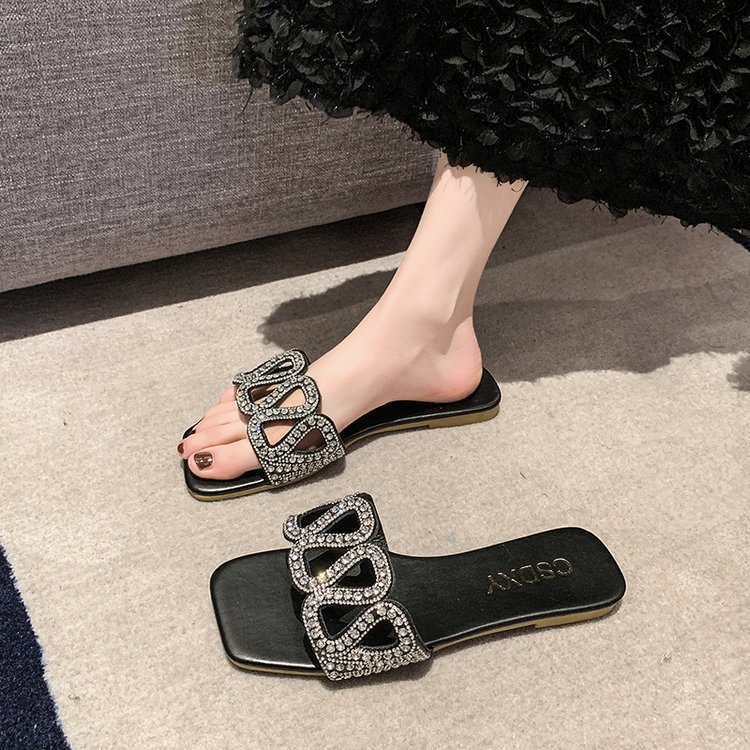 Women 2025 summer new small fragrant wind flat diamond slippers outside Korean 100 with skirt fashion flip-flops