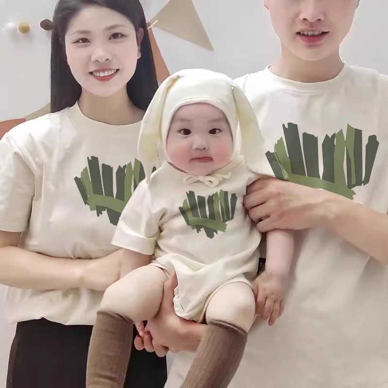 2024 Explosive Street Parent Child Clothing Family of Three Summer New Collection Different Parent Child Clothing Mother Womens Wear Short Sleeve Tshi