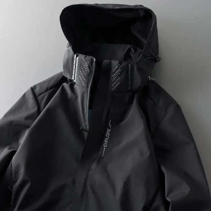 Mens outdoor windproof and waterproof jacket suitable for spring summer thin sportswear 250409