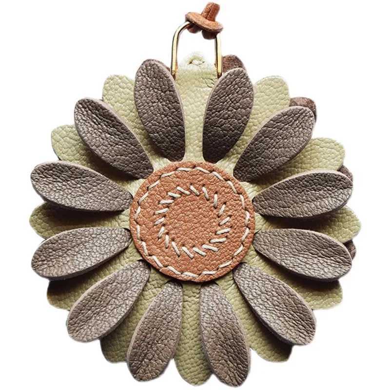 Floral Charm Leather Keychain Pendant Bag Decoration Car Keychain Decoration Gift S2548 - view 7