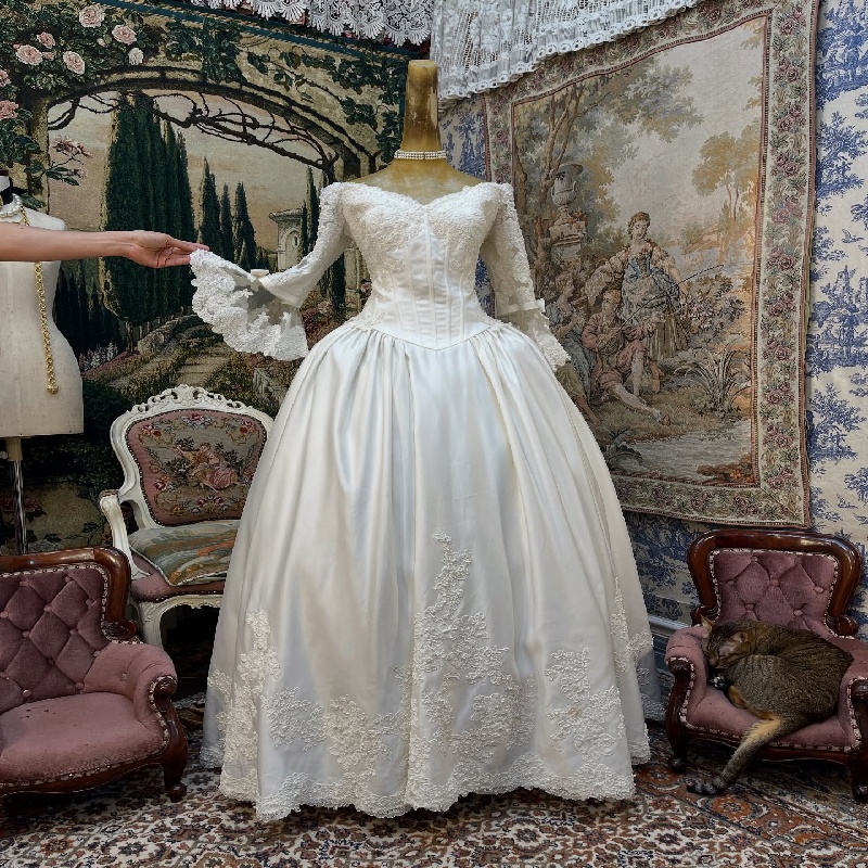 Victorian Medieval Wedding Dress Enchantress Lace Georgian Marie Antoinette Bride Dress Duchess Noble Bridal Gown 2025 Robe De Mariee Princess Colonia