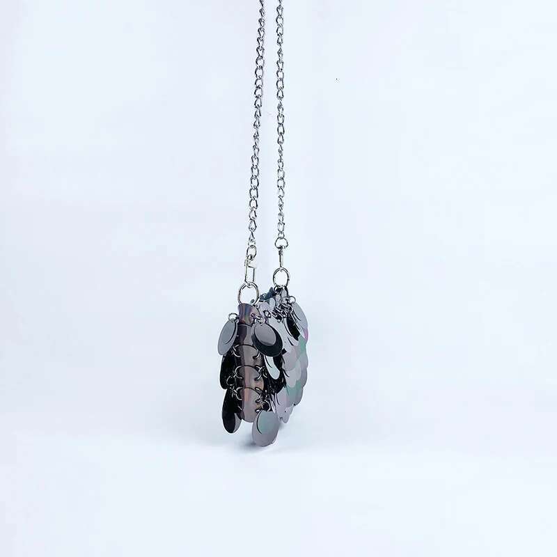 Fashionable And Popular Niche Design, Unique Women's Dinner Sequins, Metal Chain, Single Shoulder Crossbody Bag