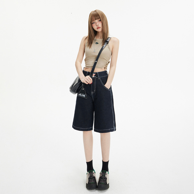 2025S Women s Designer Shorts American High Waist Double Buckle Loose Wide Leg Multi Functional Appearance Slimming Straight Five Point Jeans Hot Pant
