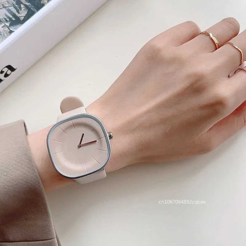 Luxury Womens Watch Minimalist Square Dial Leather Strap Womens Watch New Quartz Watch Couples Watch Montre FemmeXJ250408
