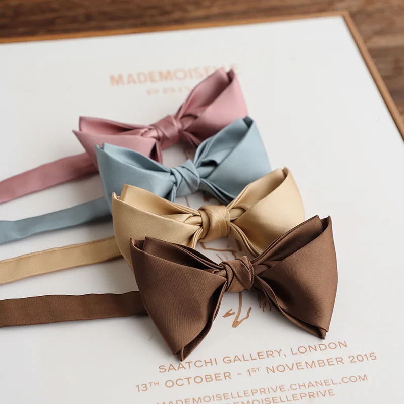 Solid color elegant gentleman bow men sitting at wedding banquet bow 250407