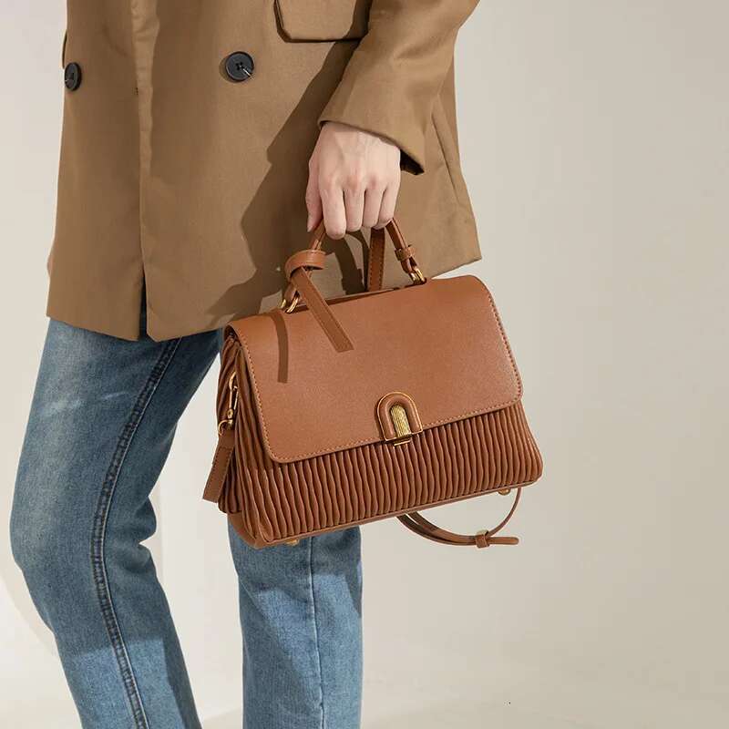 High-Quality Pu Leather Handbag Pleated Stripe Design Women's Single Shoulder Commuter Tote Bag Sac A Main Femme