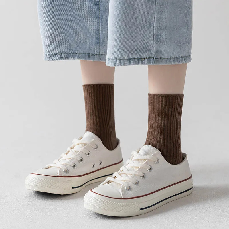 5 Pairs Of Japanese Socks Set Solid Color Womens Casual Cotton Socks Autumn Simple Womens Medium Length Socks 250409