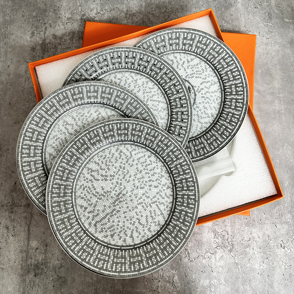 4 pcs Bone China Tableware Suit European-Style Creative Luxury Combination Cups Dishes and Plates Sets Nordic Kitchen Christmas Gift