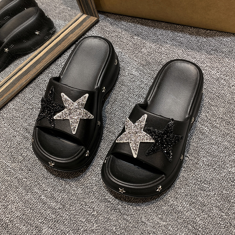 Women's 2025 summer slippers with thick soles wear new non-slip slippers to go out with the same sandals