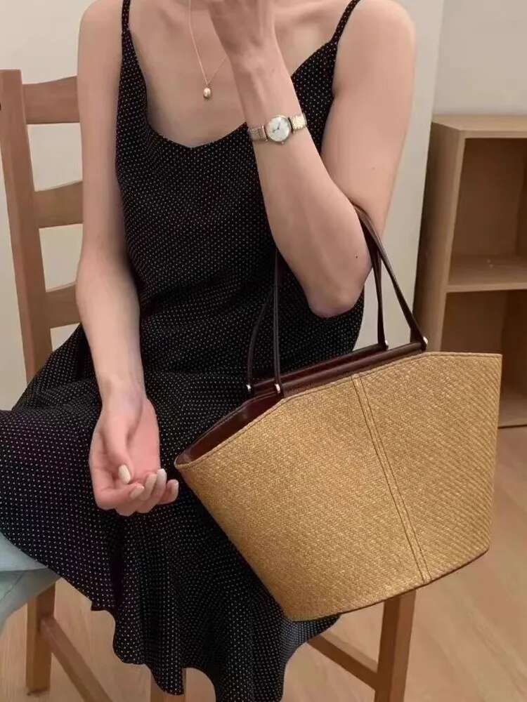 Elegant Ladies Summer New Casual Totes Handmade Straw Women Holiday Beach Bucket Patchwork Large Capacity Shoulder Bag