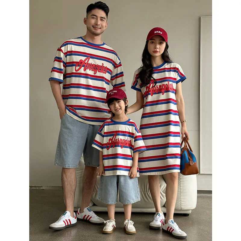 Funny family matching striped clothes Couple looks like mother daughter dress Korean father son T-shirt sisters and brother clothes S2548