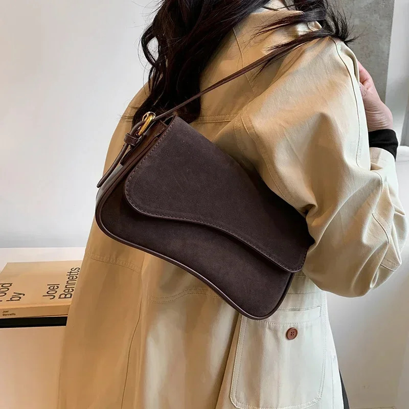 Velvet Buckle High Beauty Selling Shoulder Bag Solid Color Trendy Fashion Crossbody Bag Soft Simple Handbag 250408