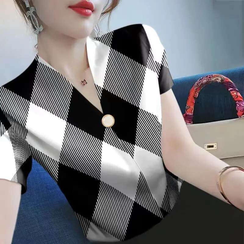 Summer New Style Fashion Simplicity Office Lady Striped V-neck Short Sleeve Tshirt Women Clothes Elegant All-match Casual Tops
