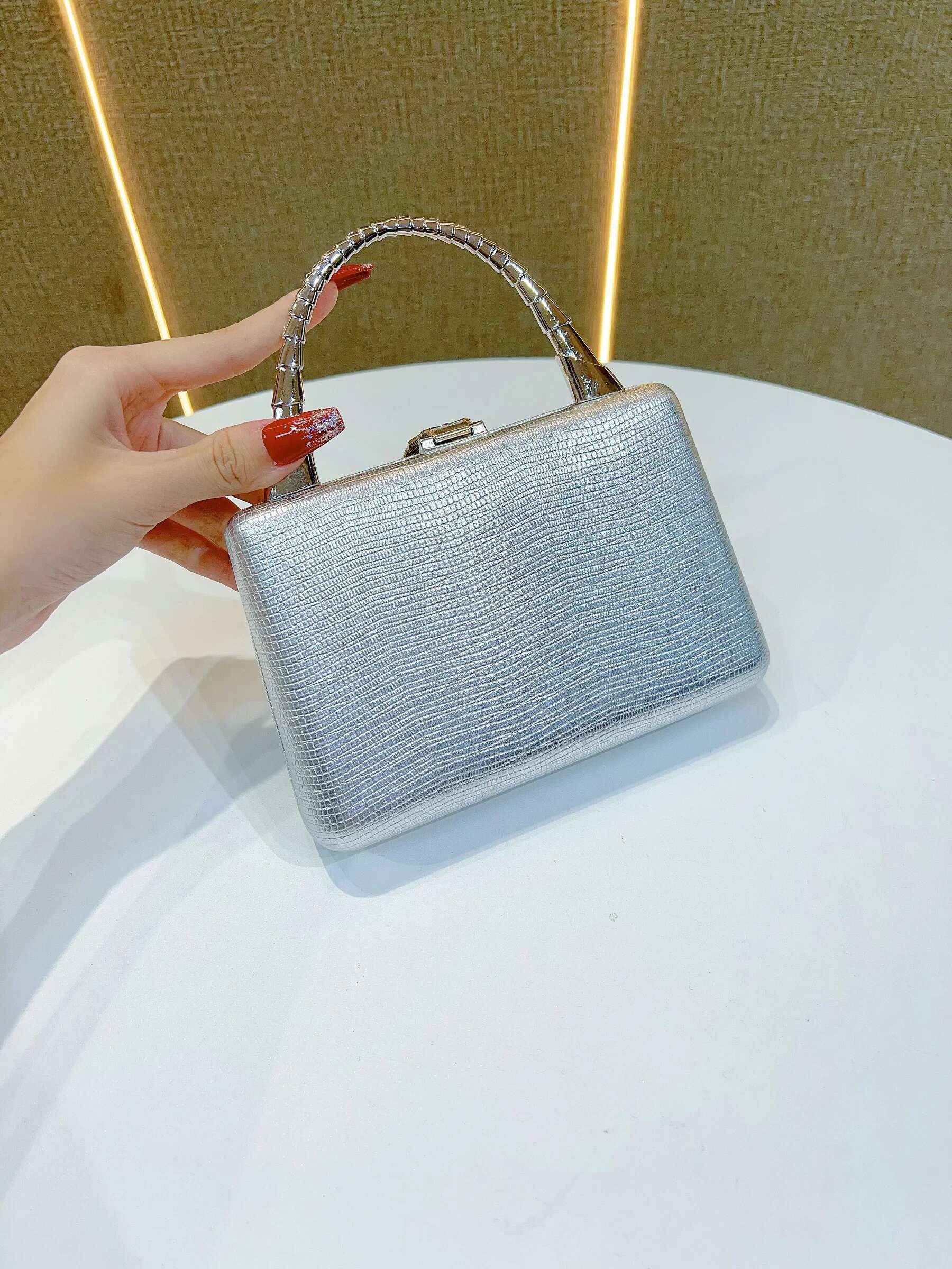 Fashion Clutch Chain Evening Dress Bag Party Prom Metal Handbag Banquet Women's Wallet Purse