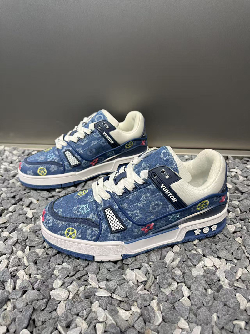 Men's Shoes 2025 Autumn New Large Casual Shoes Comfortable and Lightweight Sports Shoes Anti slip Breathable Trendy Men's Board Shoes