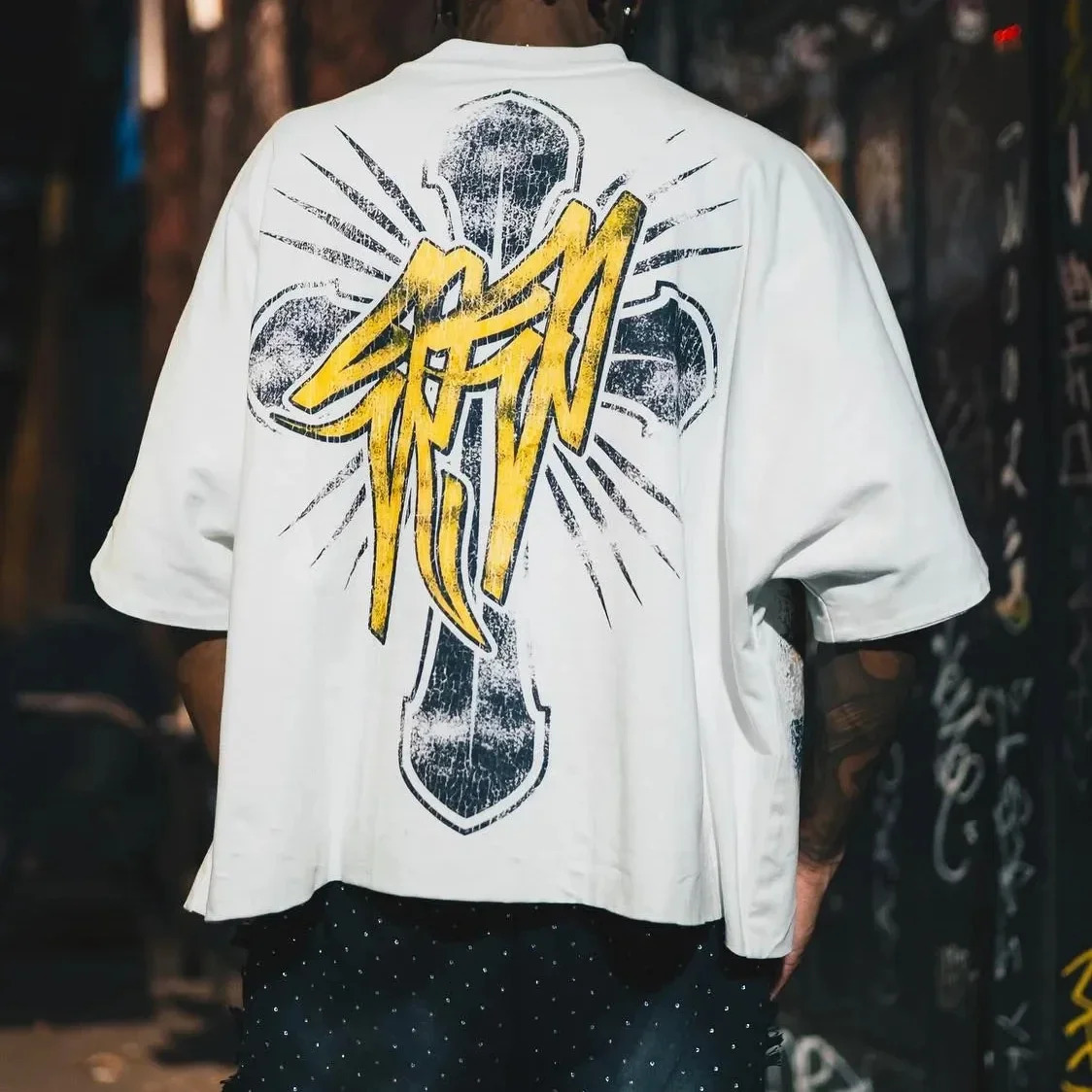 Large letter pattern graphic T-shirt Y2K mens loose short sleeved Harajuku Gothic casual T-shirt 250408