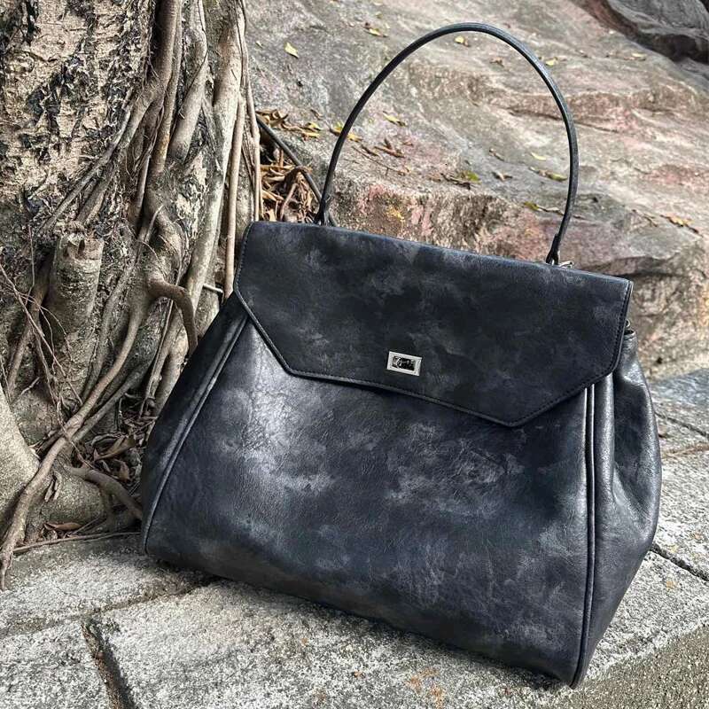 Large Capacity Vintage Backpacks For Women Designer Handbags And Purses 2025 New In PU Distressed Leather Lock Shoulder