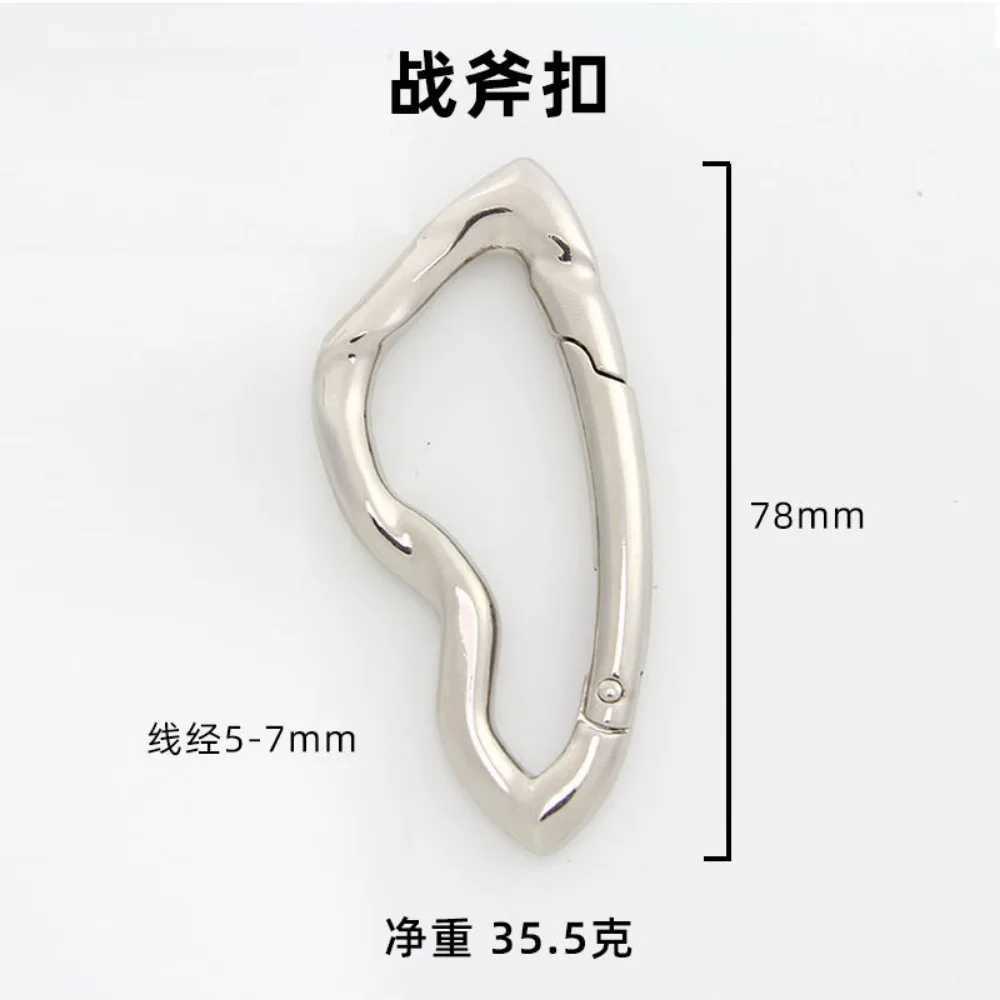 Irregular metal buckle mens spring keychain large car keychain punk bag waist buckle creative womens DIY keychainXJ250409