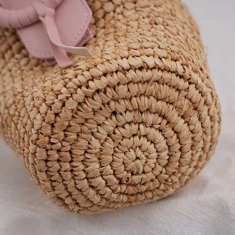 Summer And-Woven Bucket Straw Bag Fashionable Simple Hand-Woven Beach Handbag Bohemian Seaside Travel Holiday Shopping Package
