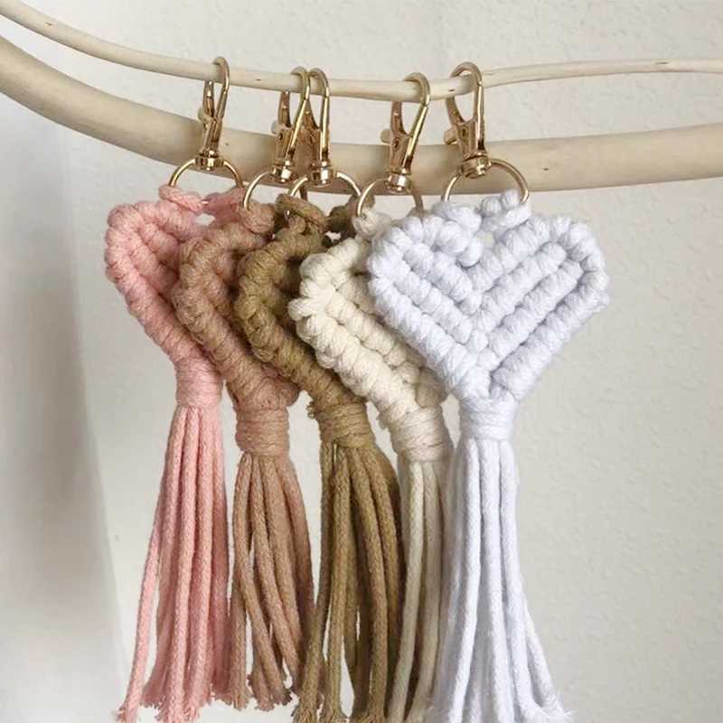 New heart-shaped pendant keychain female Macrame keychain ring cute car keychain wedding accessories giftXJ250409