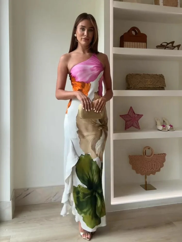 Fashionable floral print Maxi slanted neck dress sexy sleeveless strapless pleated split long fashionable womens party beach 250409