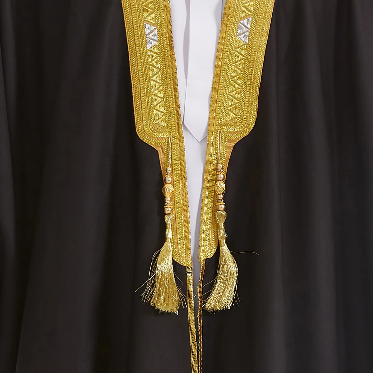 Mens long sleeved solid color tassel ed cardigan wool sweater Arab mens adult ankle length Bisht Eid al Fitr clothing 250409