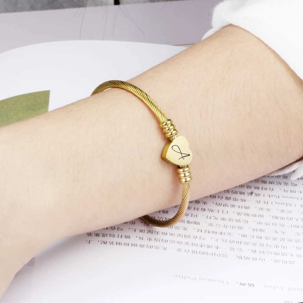 Golden Heart Charm Cable Initial Bracelet Female 26 Letter A to Z Bracelet Y250408
