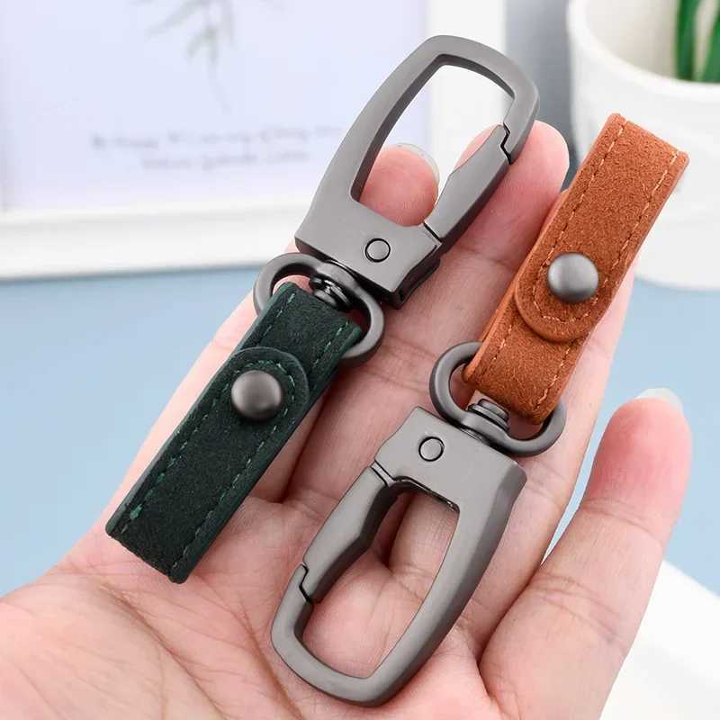 Fashionable handmade keychain genuine leather keychain DIY car keychain keyholder keychain organizer charming keychain accessoriesXJ250409