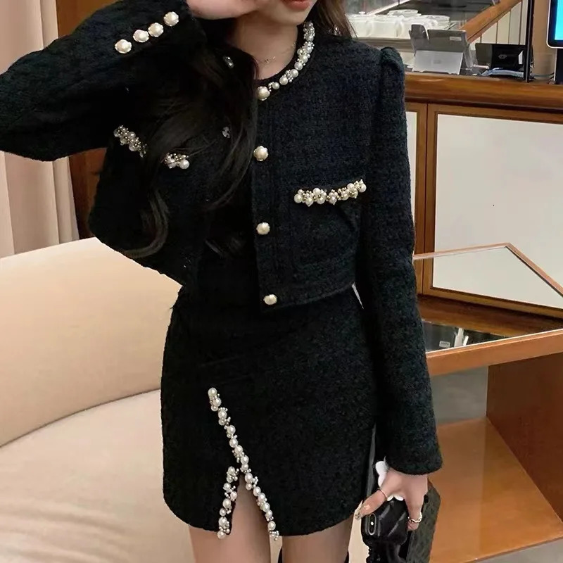 Small Fragrant Pearl Buttons Short Tweed Coat Women Autumn Winter Diamond Tweed Skirt Women Elegant Two Piece Set 251105