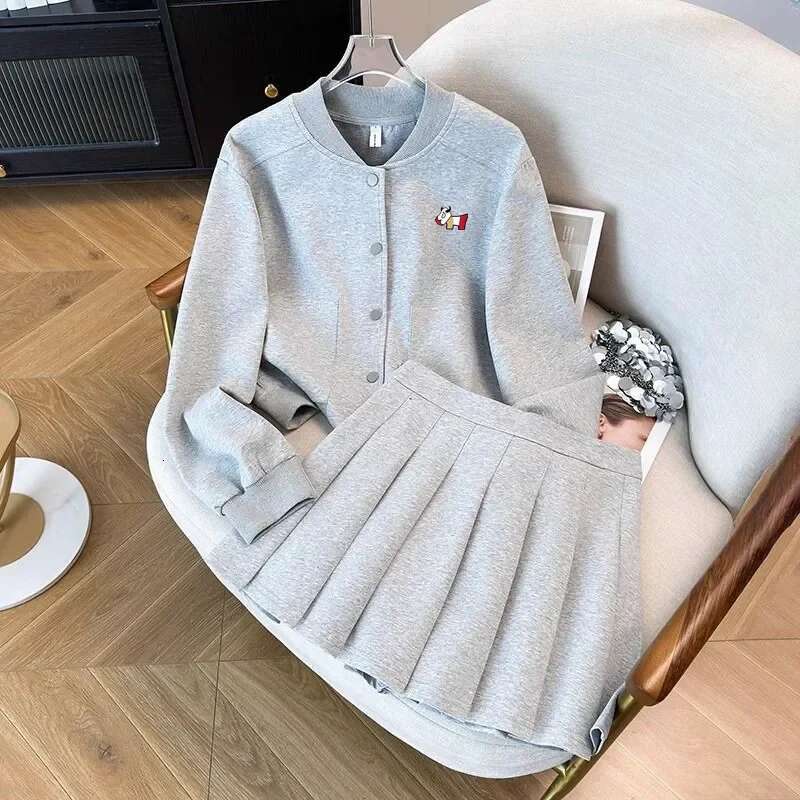Large Size New Two Piece Set Wear 2025 Spring High Quality Suits Fashion Sports Coat Women Golf Clothing