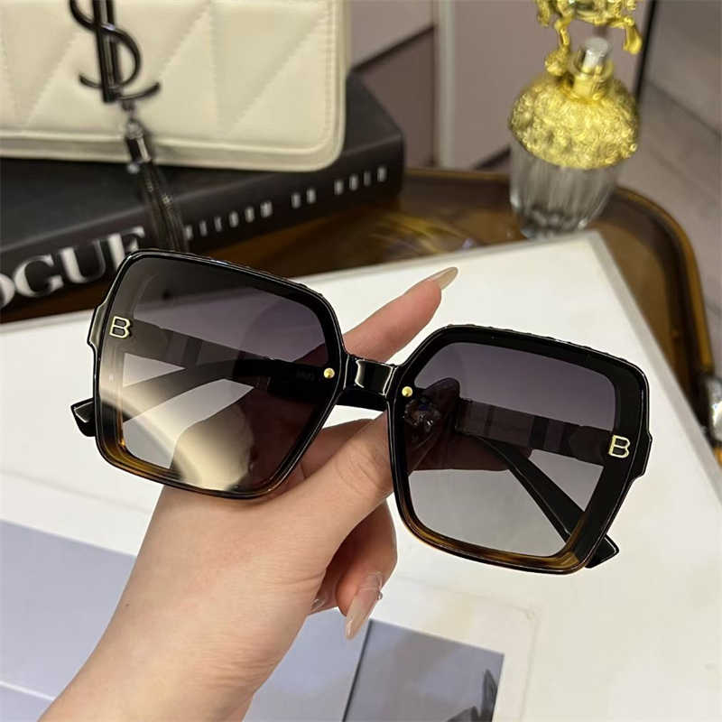 free shipping designers Sunglasses for Mens and womens Personalized stylish classic multi-color selectable sunglasses