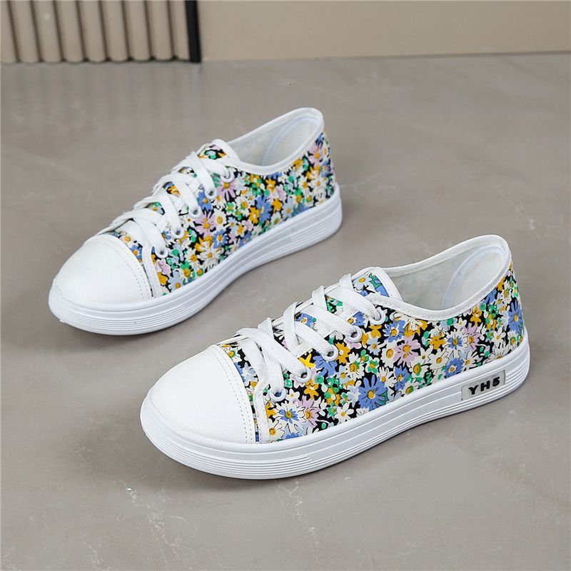 2025 Spring and Summer New Canvas Shoes for Women, Breathable, Fashionable, Sports and Leisure Shoes, Versatile, Flat bottomed, Student