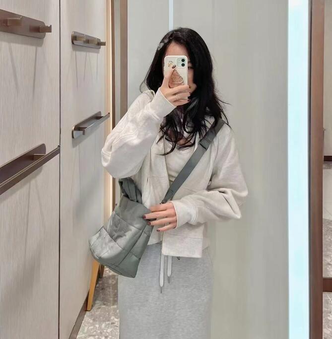 Quilted Puff sport Tote Bag Women Space Down Feather Padded Space Cotton winter warm bucket Crossbody Shoulder Bags M38