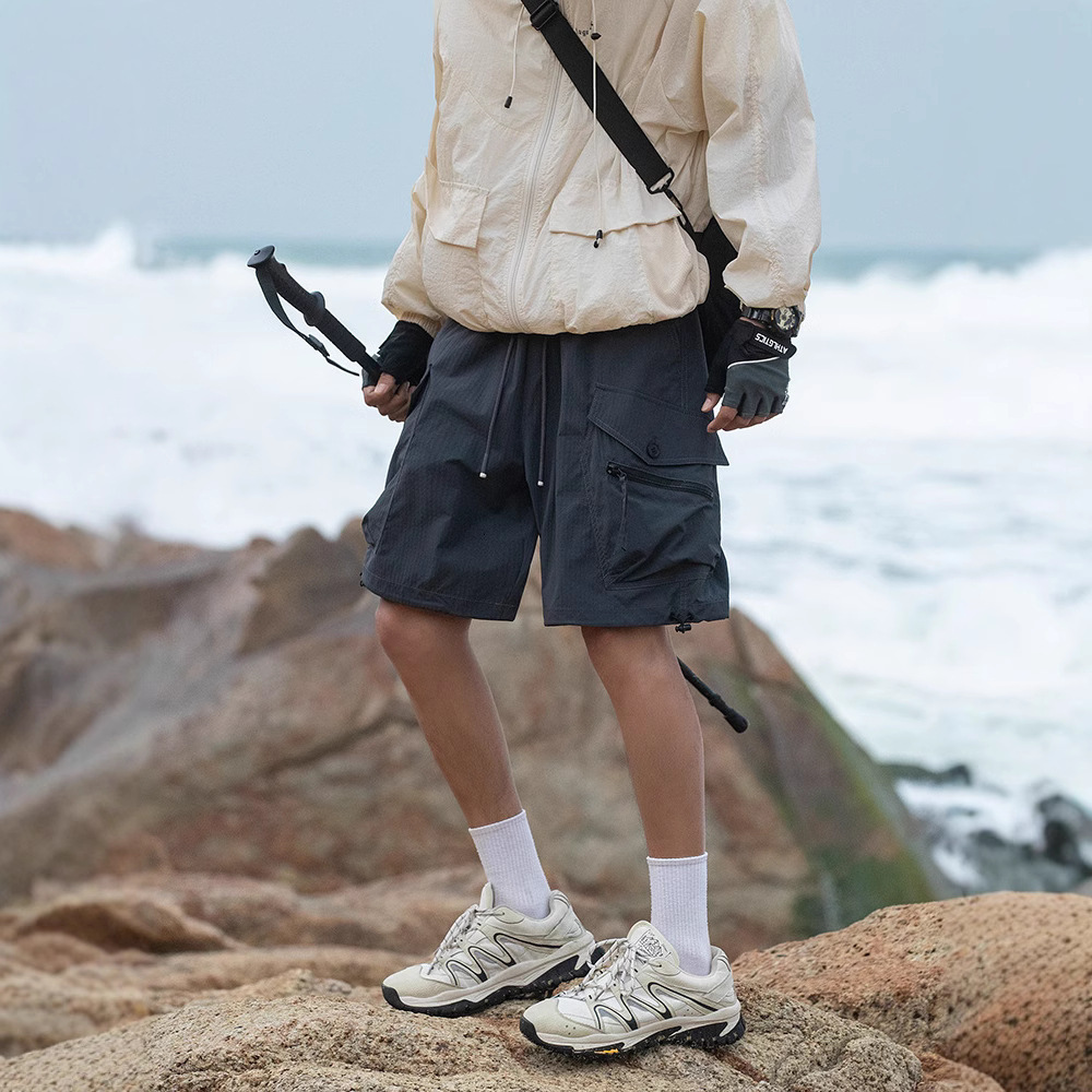 2025 New Designer Men Shorts Summer Fashion Brand Outdoor Thin Multi Pocket Five Quarter Pants Casual Versatile Waterproof Functional Workwear Shorts 