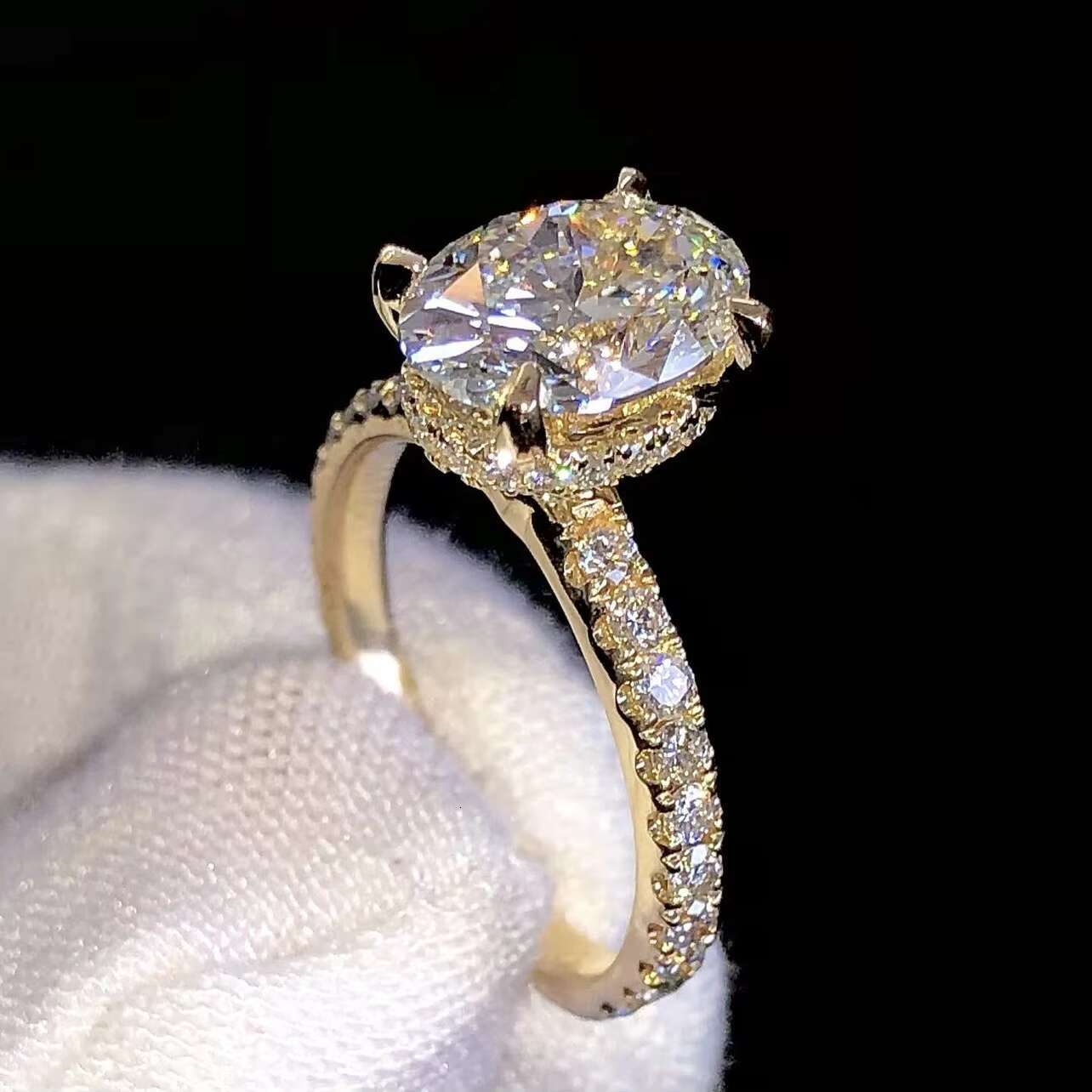 Hot Sale Real Gold S925 Silver Women Engagement Wedding Rings Set Oval Cut Diamond Engagement Rings Moissanite