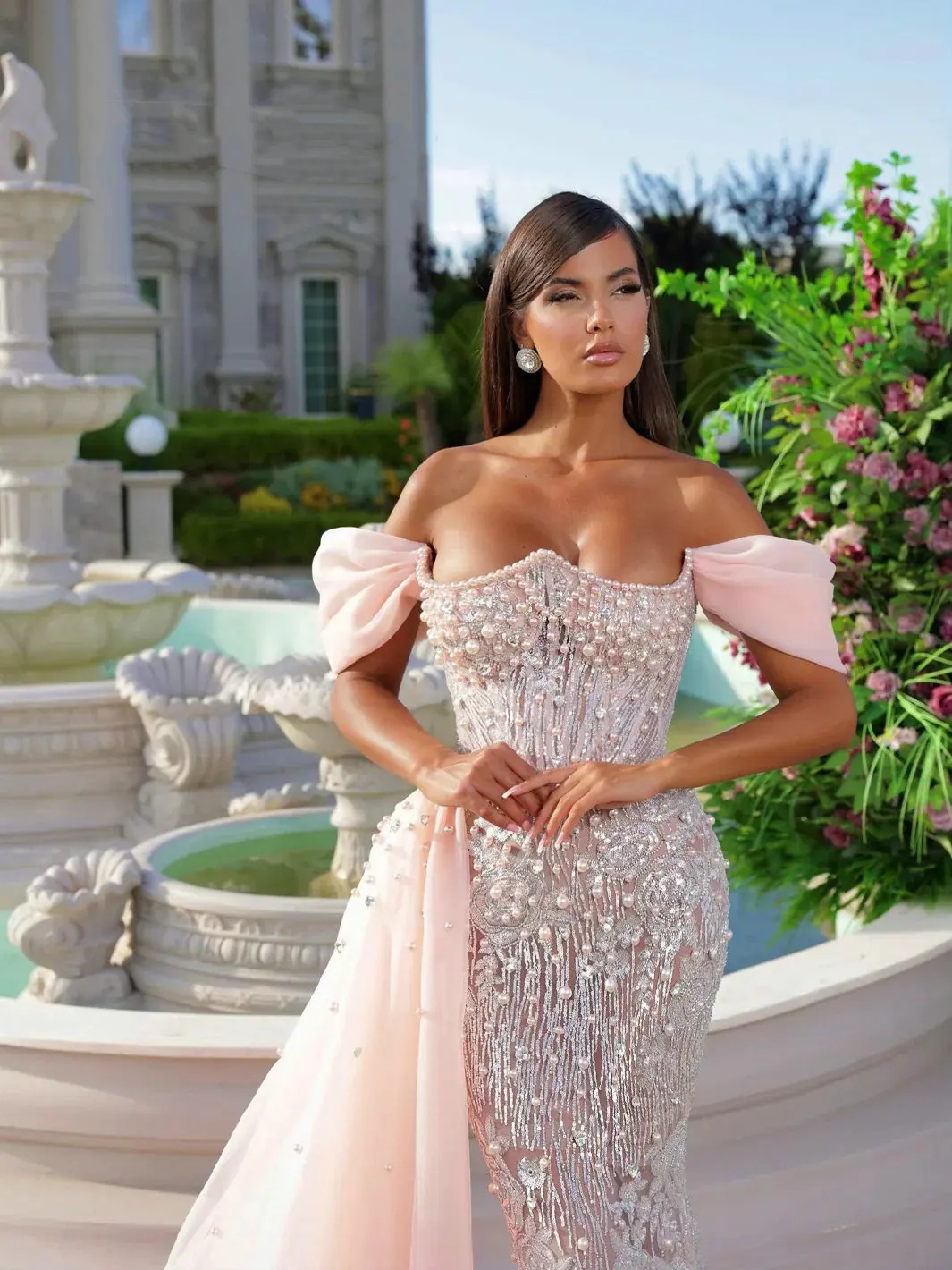 Gorgeous Mermaid Evening Dresses Off Shoulder Sleeveless Gown Sequins Beaded Appliques Sweep Train Dress Party Customized Dress