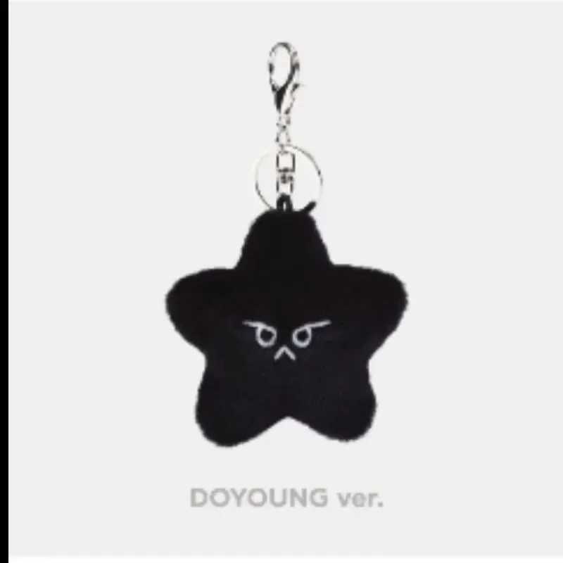 MARK DoYOUNG HAECHAN TAEYONG Keychain Black glowing pentagonal heart-shaped pendant Plush pendant suitable for fan giftsXJ250409