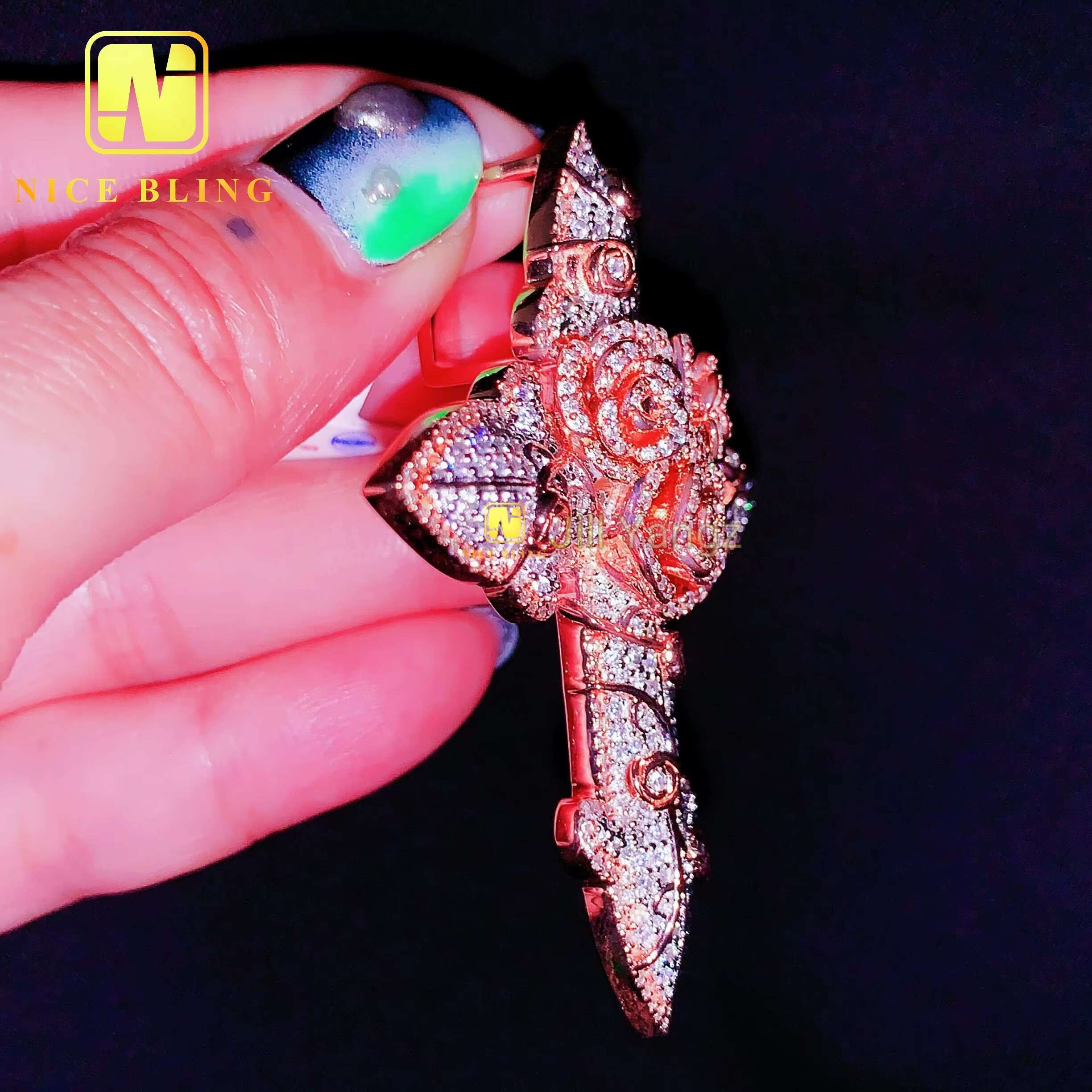 NEW ARRIVAL 3d Rose Cross Pendant Moissanite Pass Diamond Tester Iced Out Pendant Religious Jewelry Moissanite Hip Hop Pendant