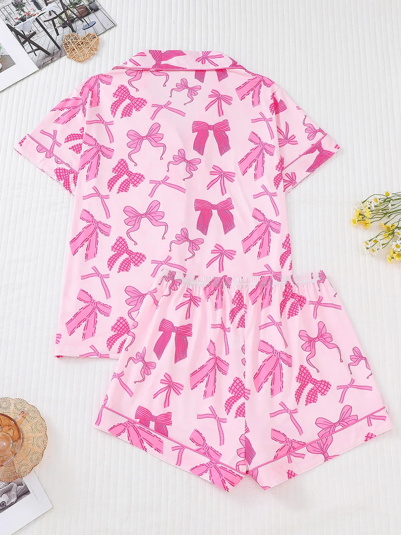 Cute butterfly patterned pajama set suitable for women comfortable short sleeved top with collar and loose street shorts 250409