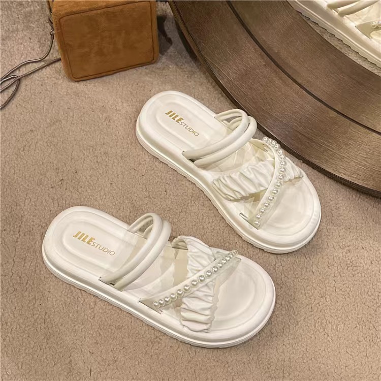 French high-end sandals 2025 new style, non slip, thick sole, rhinestone pearl versatile slippers for women in summer