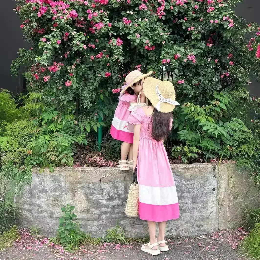 2025 Holiday Pink Smoked Dress Vacation Mom Baby Girl Dress Korean Parents Children Equality Clothing Vestidos Mother Daughter Match S2548