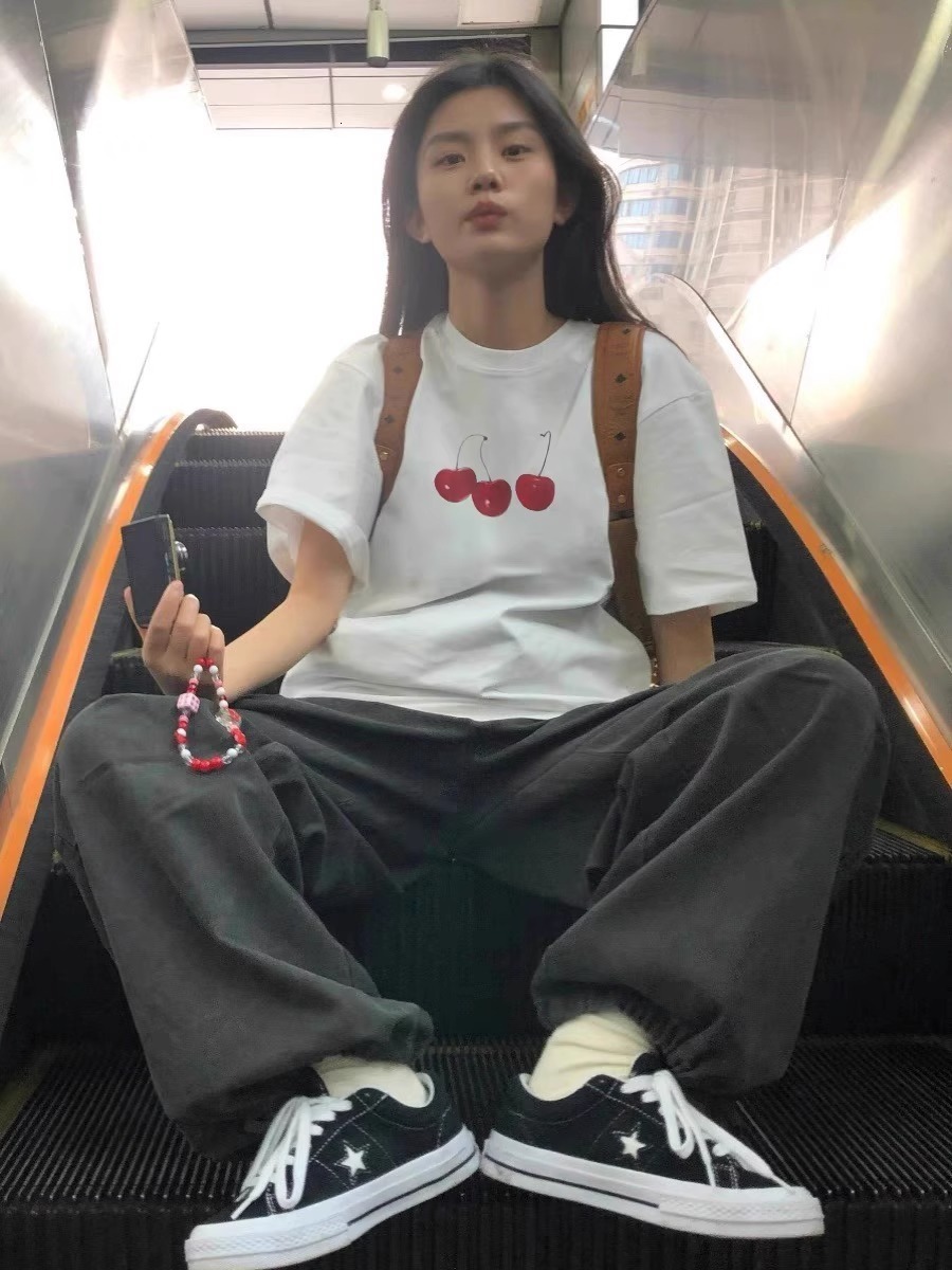Large white short sleeved t-shirt for women summer pure cotton shoulder design American style half sleeved loose top 250409