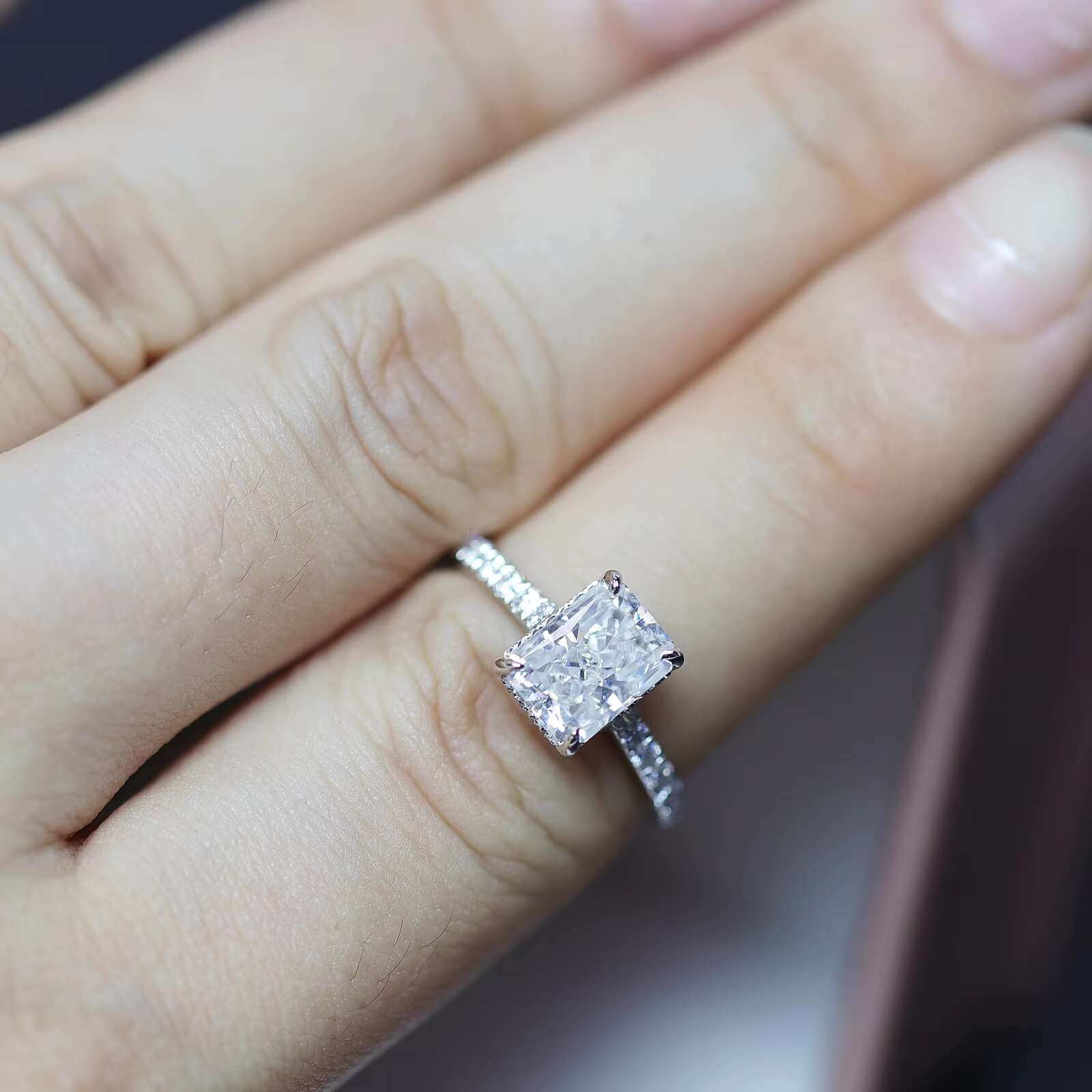 Fancy Jewelry 10k/14K/18k White Gold Crushed Ice Hybrid Radiant Cut Moissanite Diamond Ring