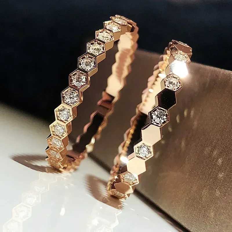 High Quality 925 SteSilver Ladies assic Stked Fashion Bee My Love RTrend Brand WeddFine Jewelry Gift J251105