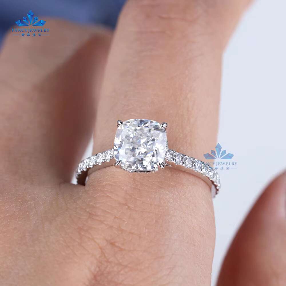 Tendy 2ct 7X7mm Engagement Moissanite Rings Diamond Wedding Jewelry Cushion Crushed Iced Cut 18k White Gold Ring for Women
